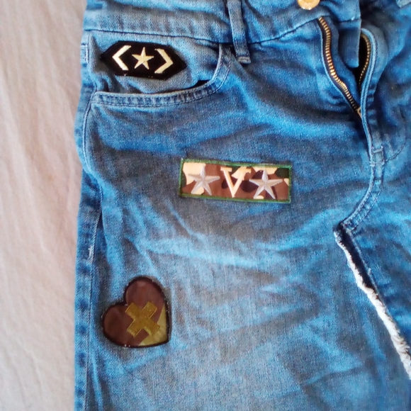 Unique Guess Jean skirt - Picture 4 of 7